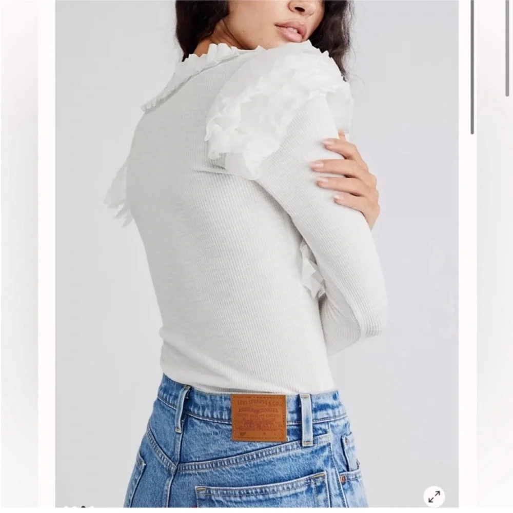 Free people what a ruffle top Size M